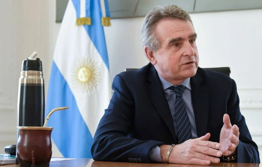 Rossi diferenció el programa electoral del oficialismo y la oposición