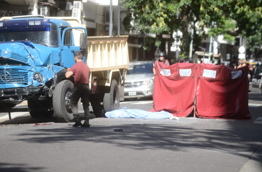 Chocaron un colectivo y un camión en Balvanera: hay dos&hellip;