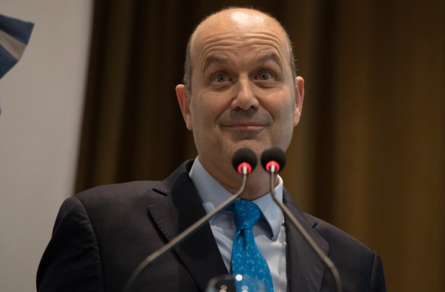 Sturzenegger anticipó una reestructuración masiva del Estado: «Se viene una&hellip;