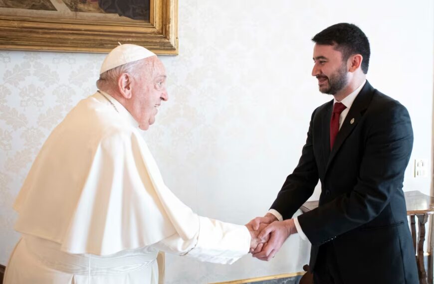 El papa Francisco recibió al secretario de Culto de Milei&hellip;
