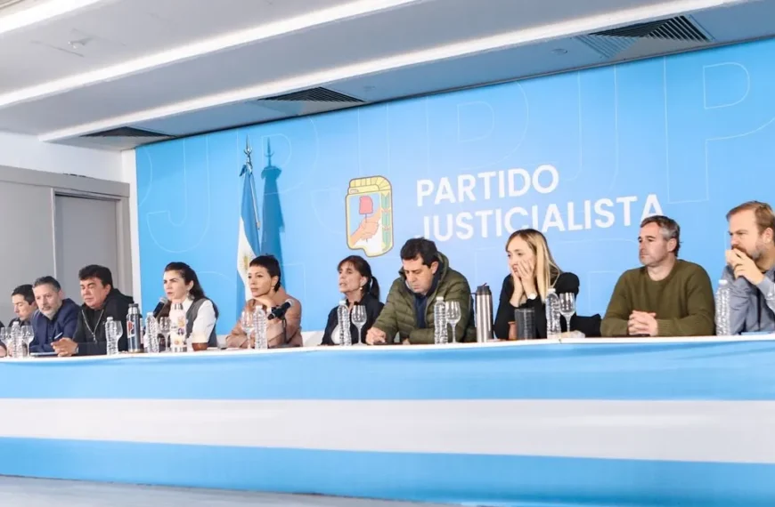 Movilización nacional para acompañar a Cristina Kirchner a Comodoro Py