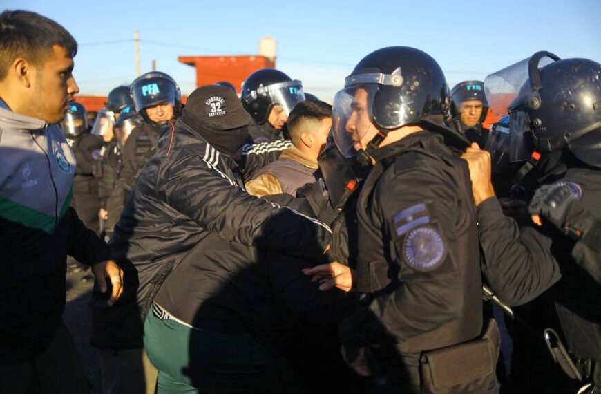 Tensión y represión en Puente La Noria: puesteros reclaman por&hellip;