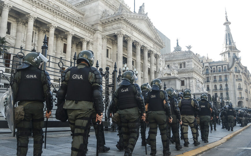 Polémica en el Senado: piden restringir el uso de baños&hellip;