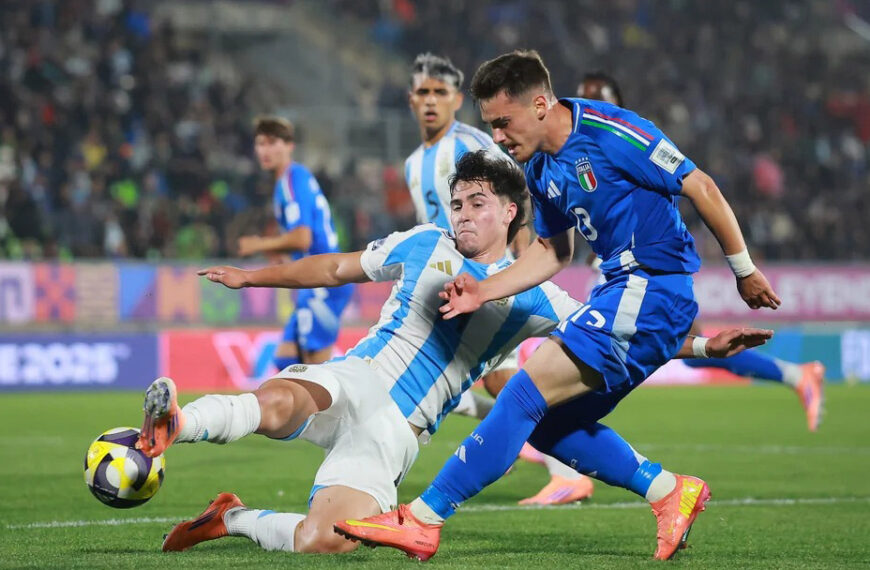 Argentina venció 1-0 a Italia y cerró la fase de…