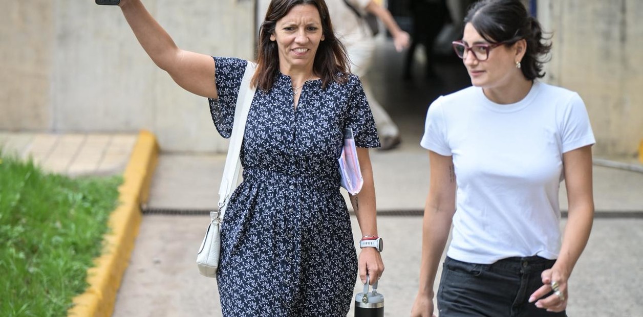 Testigo complicó a Adorni: aseguró que el viaje a Punta del Este fue un “regalo” del periodista Grandío