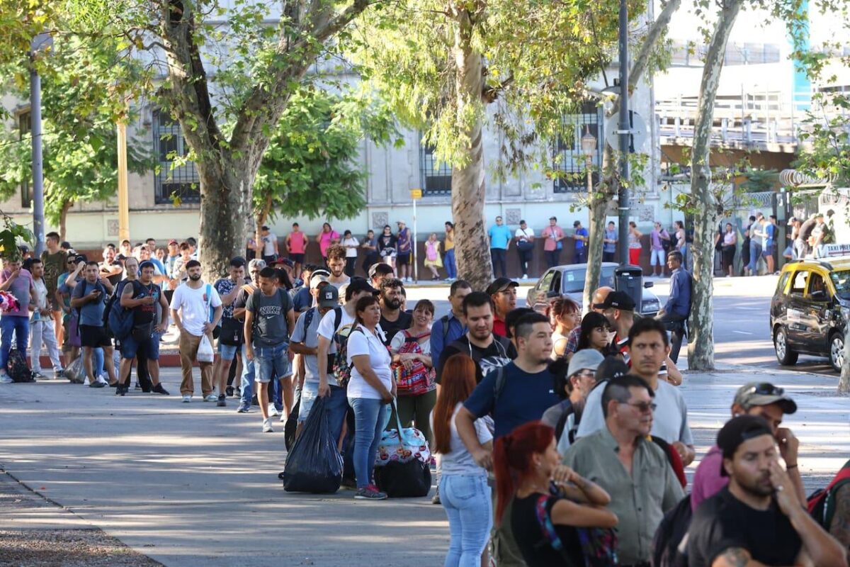 Paro de colectivos en el AMBA: qué líneas no funcionan y cuáles operan ...