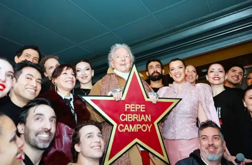 Pepe Cibrián recibió su estrella en la avenida Corrientes…