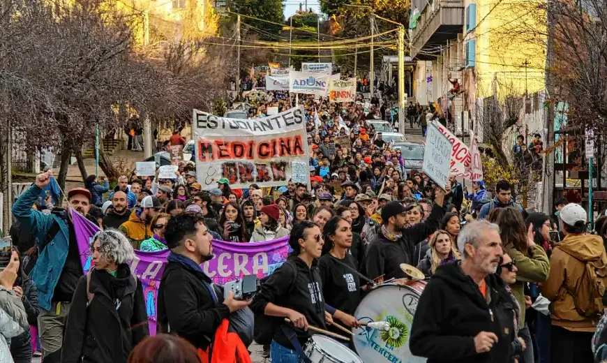 La marcha universitaria volvió a copar las calles del…