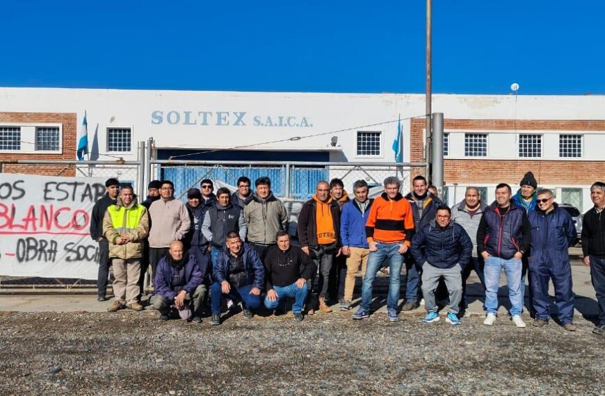 Trabajadores textiles denuncian que llevan más de 300 días…