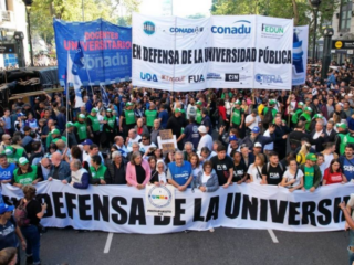 Docentes universitarios realizan un paro nacional de 48 horas por salarios y financiamiento